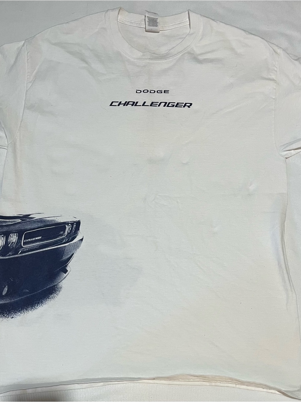 Men's White Dodge Challenger Graphic Tee size Large (chest 21”)